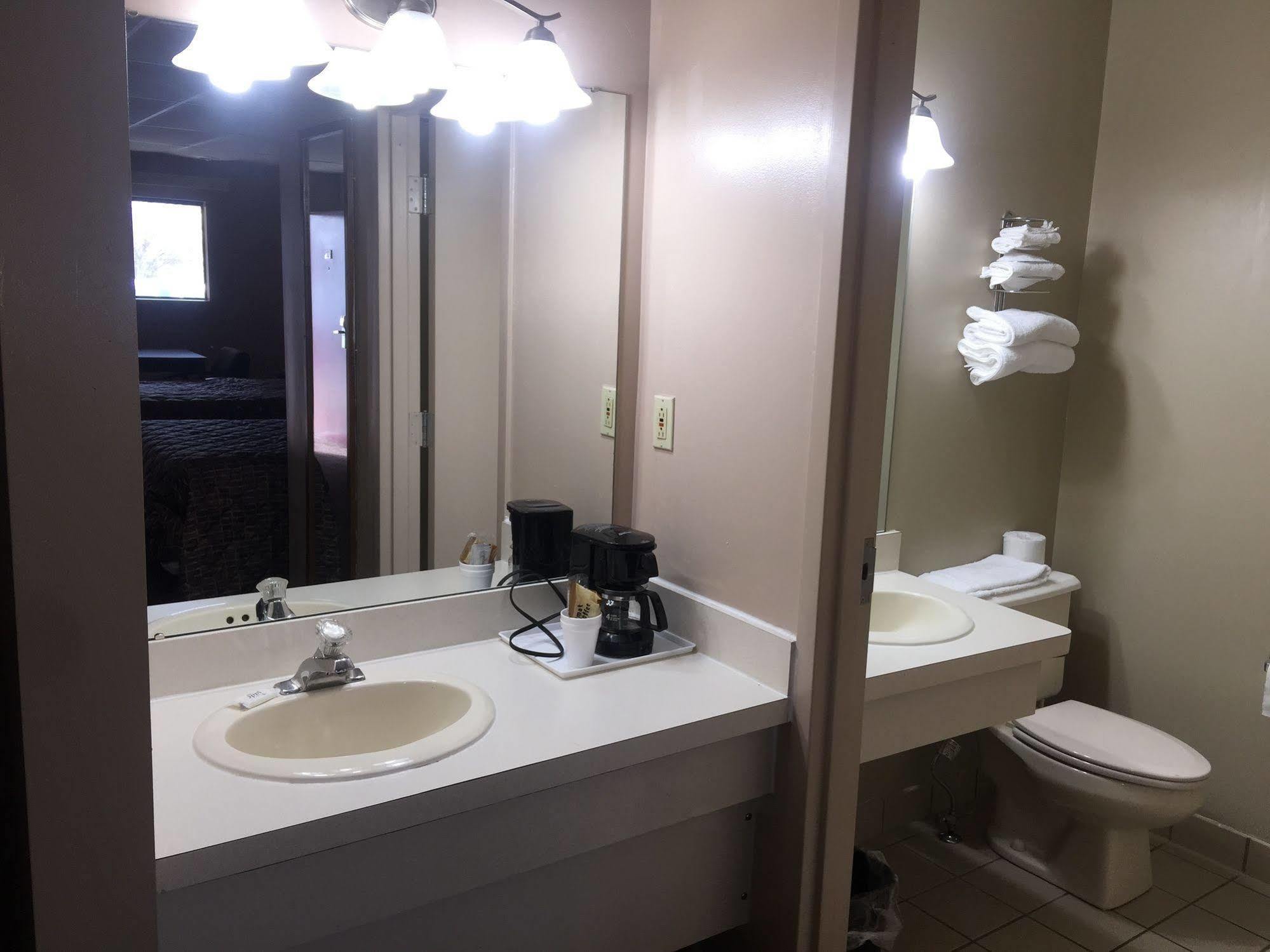 German Village Inn Motel Κολόμπο Εξωτερικό φωτογραφία